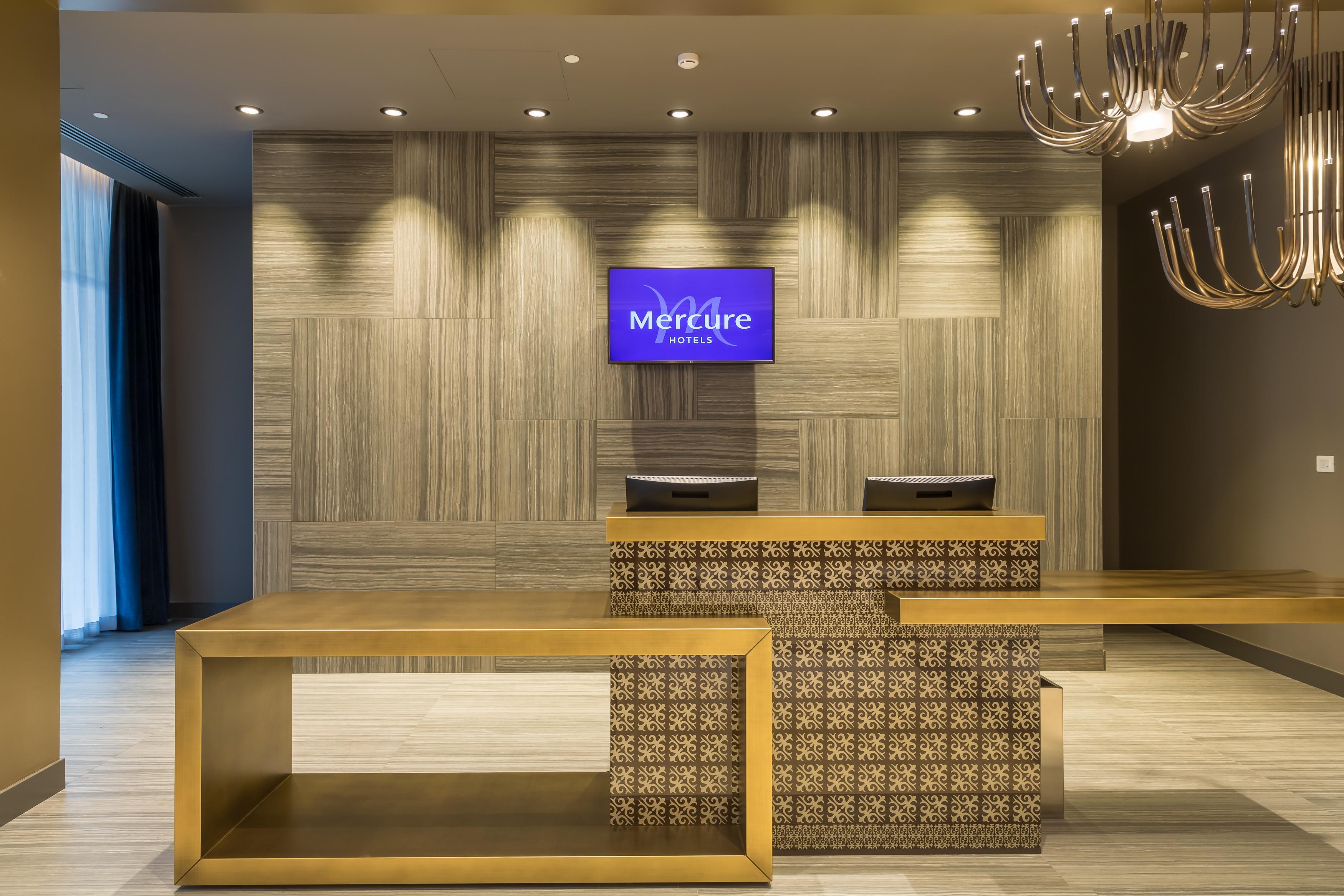 Mercure Almaty City Center エクステリア 写真