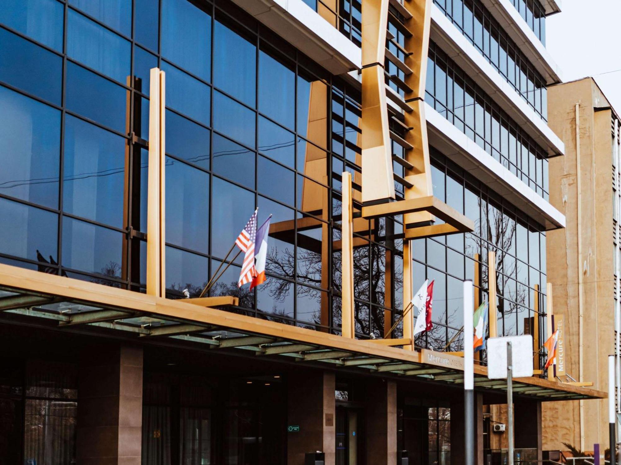 Mercure Almaty City Center エクステリア 写真